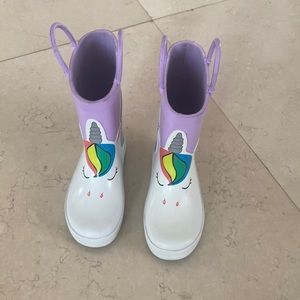 Cat & Jack Purple Unicorn Rain-boots Size 8, great condition!!